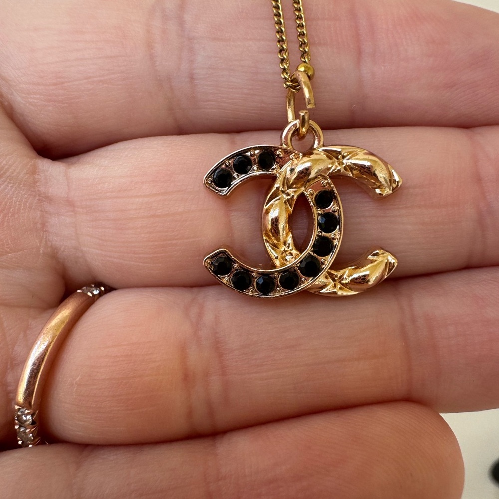 CHANEL BUNDLE WALLET & NECKLACE - Picture 11 of 11